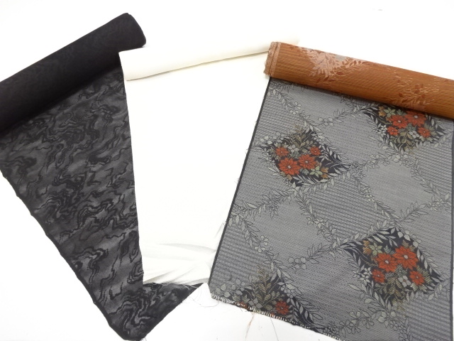 Japanese Kimono / Others (Bolt etc)